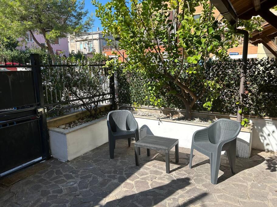 Lemon Tree House Rom